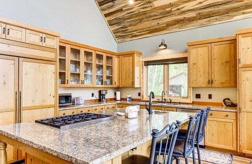 Breezy Point Cabin | Pequot Lakes Retreat w/Beach + Fire Pit!