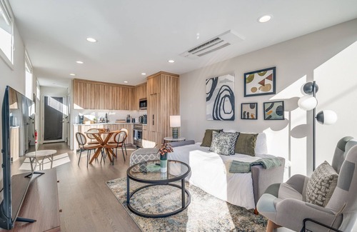 Fremont House | Perch - Dayton Dream: Cozy and Modern Home | Parking and City View