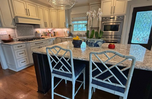 Glenview House | Perfect 3/4 Bedroom Home in Glenview Hills, Entertainers Dream inside and out!