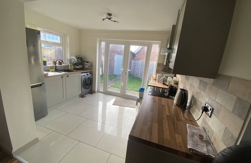 Openshaw House | Perfect Bungalow House with 3 bedrooms and 2 bath & Good Links to City Centre !