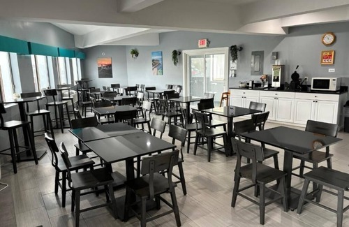 Teaticket Hotel | Perfect Cape Cod Stop – 3 Units Near Ferry Terminal & Downtown Falmouth