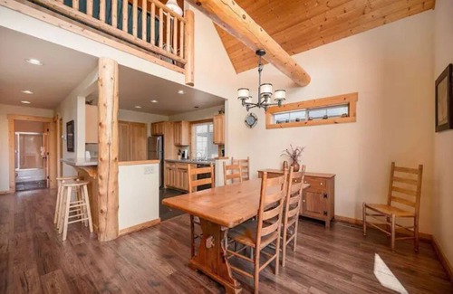 Redmond Ski Chalet | Perfect Central Oregon Chalet
