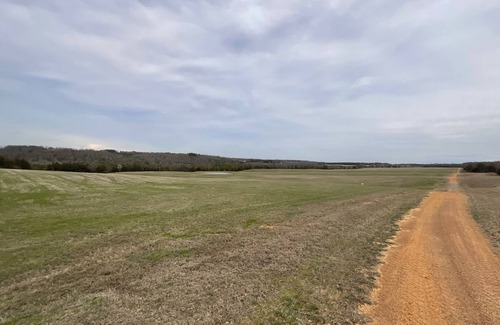 Greenbrier RV Rental | Perfect countryside camping. Beautiful sunsets at the foot of the Ozarks.