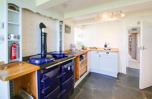 Pendoggett House | Perfect family house with sea views and large garden.