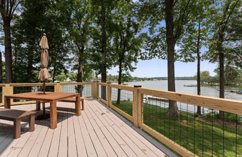 Lake Norman of Catawba House | Perfect Family Meeting Place Big Views Private