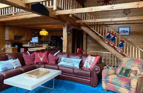 Jamaica Cabin | Perfect Family Retreat! Minutes From Stratton Mtn. Close To Mt. Snow & Bromley