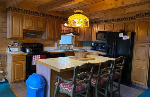 Jamaica Cabin | Perfect Family Retreat! Minutes From Stratton Mtn. Close To Mt. Snow & Bromley