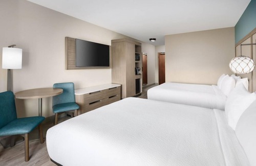 Marathon Hotel | Perfect Find! Comes with Free Breakfast, Outdoor Pool, Pet-friendly Property!