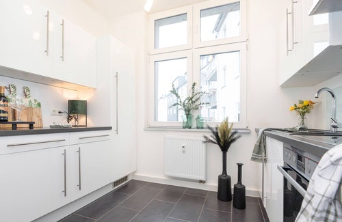 Frohnhausen Apartment | Perfect for 4 | 10 min to the fair | 5 min to the city
