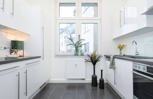 Frohnhausen Apartment | Perfect for 4 | 10 min to the fair | 5 min to the city