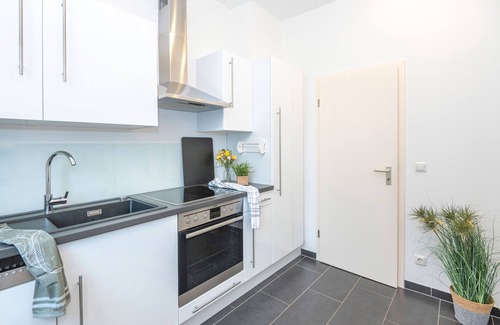 Frohnhausen Apartment | Perfect for 4 | 10 min to the fair | 5 min to the city