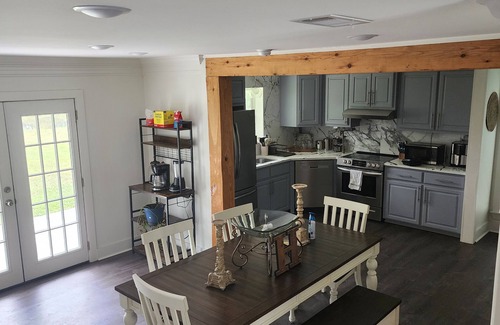 Zachary House | Perfect for a weekend, family gatherings, Parties, or extended stay!