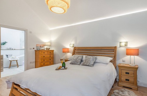Overstrand Cottage | Perfect for discerning guests looking to be close to the East Coast.