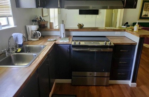 Dale House | Perfect getaway. Visit Charleston, Jones Island, Beaufort and nearby beaches.