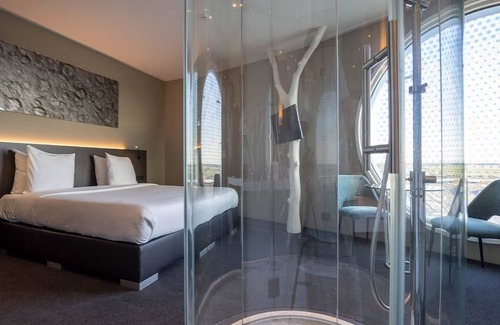 Zuidoost Hotel | Perfect Group getaway | Nature escape, Local attractions & Golf course | 2 Units