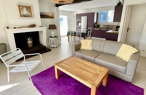 Hourtin-Plage House | Perfect holiday home in Hourtin-Plage with wifi and very close to the beach
