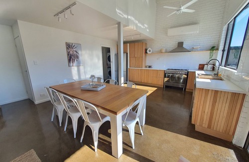 Yarrawonga House | Perfect Large Multi Family Accommodation with Pool