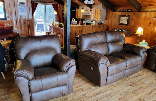 North Conway Ski Chalet | PERFECT LOCATION ! ONE MILE FROM NORTH CONWAY WITH A SECLUDED FEEL !