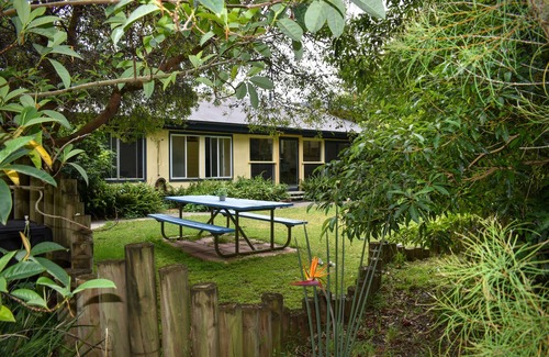 Maloneys Beach House | Perfect Pet Friendly South Coast Beach Getaway