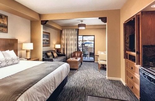 Legacy Resort | PERFECT PHOENIX LOCATION~ Beautiful RESORT & King Bed CONDO~ Amenities ++ !!