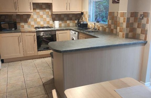 Walsall Apartment | Perfect Place in Walsall/4 bedroom/long term workers or family home