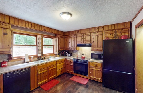 High Point House | Perfect retreat for families surrounded by nature w/firepit