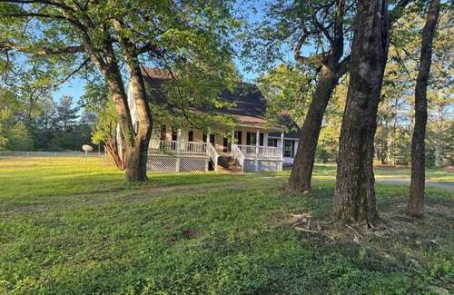 Laceys Spring House | Perfect weekend getaway or extended stay n close to everything