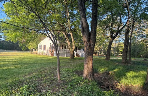 Laceys Spring House | Perfect weekend getaway or extended stay n close to everything