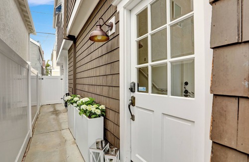 Corona del Mar Condo | Perfection by the Sea! 3 blocks from the water in Corona Del Mar
