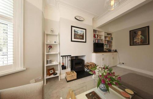 Cathays House | Perfectly Positioned Pad