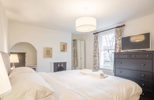 Mill Road House | Period townhouse in City Centre with Views