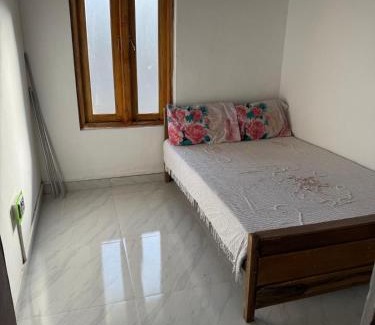 Moratuwa House | Perivale Budget Stay