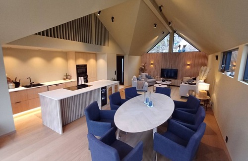 Kragero Cabin | Perle ved Sjøen! Hytte på 90m2, i Nærheten av Kragerø Resort!