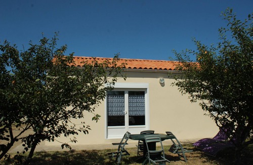 Les Moutiers-en-Retz House | Permanent closure following cessation of activity