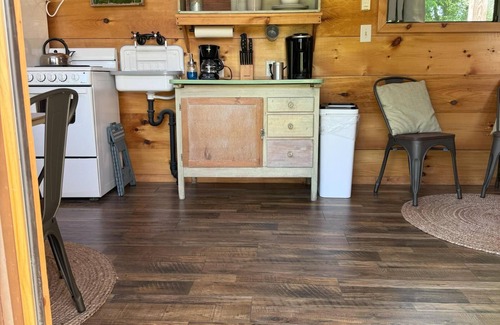 Wilder Apartment | Perrywinkle's Retreat-Hidden Paradise Farms