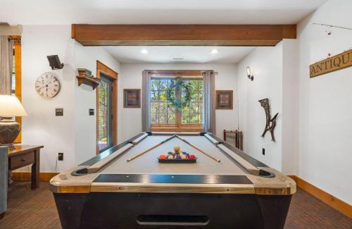 Blue Eye Cabin | Persimmon Hollow with GameRoom