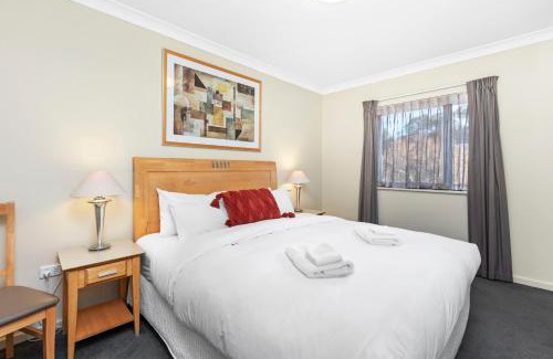 Perth Central Business District Apartment | Perth Family Getaway Pool & Parking