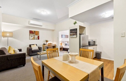 Northbridge Apartment | Perth Premium 1 BDR + POOL