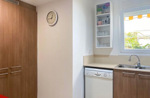 Pedrinya Apartment | Perxel Apartment, only 230 m from the beach