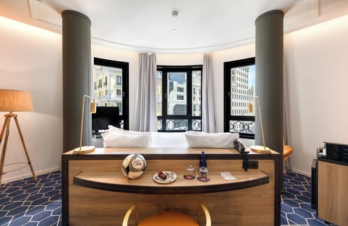 Sol Hotel | Pestana CR7 Gran Vía Madrid