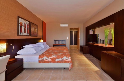Praia Hotel | Pestana Trópico - Ocean & City Hotel