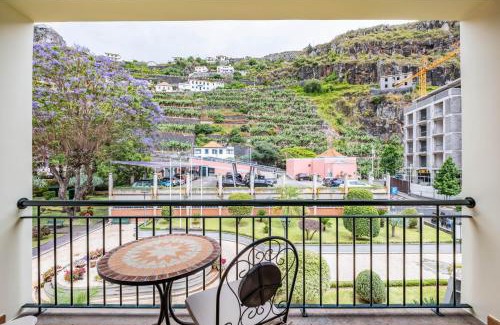 Ribeira Brava Apartment | Pestanas Nest by Homie