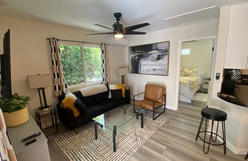 Santa Barbara Cottage | Pet-Friendly 1BR/1BA ADU, sleeps 2-4ppl, full kitchen, BBQ