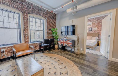 Downtown Boston Apartment | Pet Friendly 3 Bed 2 Bath steps to Beacon Hill