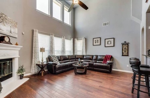Keller House | Pet Friendly 4 BR 2.5 BA 3 Car Garage Keller ISD
