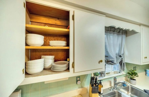 Decatur House | Pet-Friendly 5BR Lakeview Home~Sleeps 14~3,300 Sq. Ft.