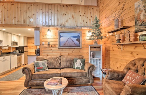 Saranac Lake Cottage | Pet-friendly Adirondack Cabin w/On-site Lake