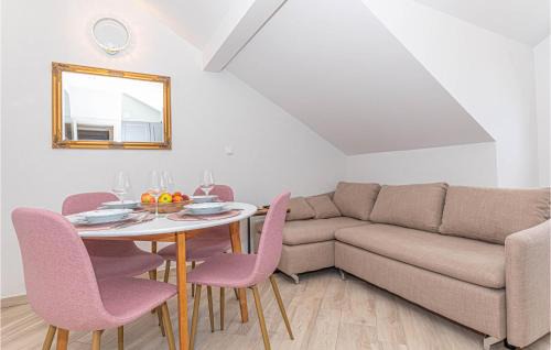 Pirovac Apartment | Pet Friendly Apartment In Pirovac