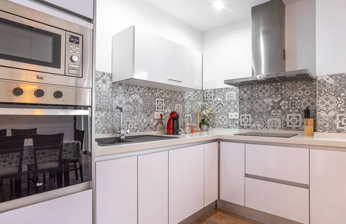 Playa Granada Apartment | Pet-Friendly Apartment 'Puerto Motril' close to the Sea with Terraces & Wi-Fi
