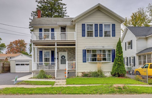 Auburn Apartment | Pet-friendly Auburn Apartment w/Balcony!